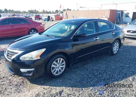 2015 Nissan Altima 2.5 S z USA, uszkodzony, nr VIN 1N4AL3AP2FC210685